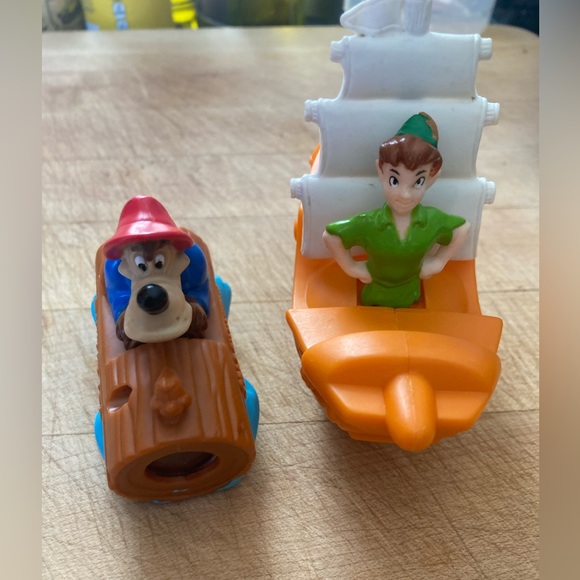 Vintage Disneyland happy meal toys with projector like images of Disneyland ride - Picture 1 of 4